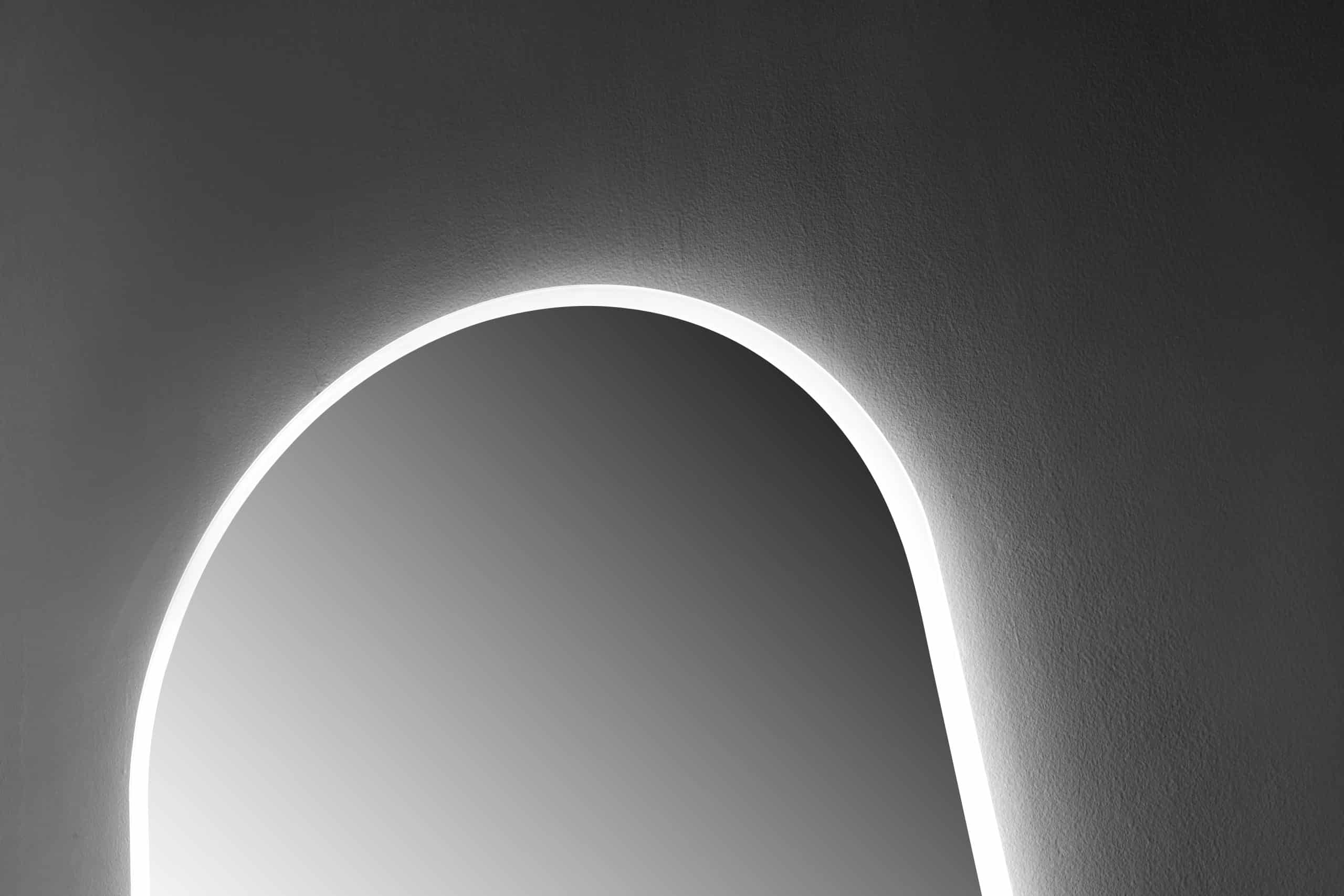 Oglindă LED Premium 75×80 cm, 3 Tipuri de Lumină – Calda, Rece, Neutra, Cu Buton Touch
